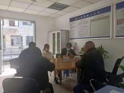 法律咨詢(xún)進(jìn)社區(qū)，為民服務(wù)暖人心
